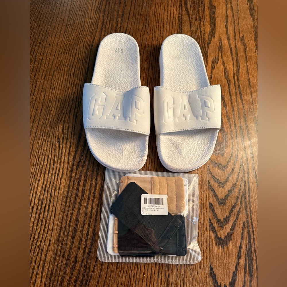 GAP Men's White Slide Sandals